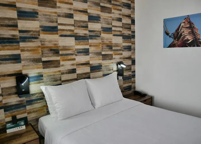 Hôtel La Porte Saint Pierre-Logis Hôtel Intra Muros RÉNOVÉ en 2026
