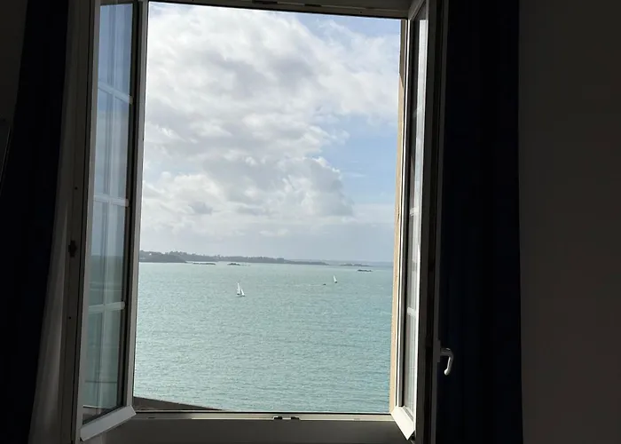 Hotel La Porte Saint Pierre-Logis Hotel Intra Muros Renove En 2026