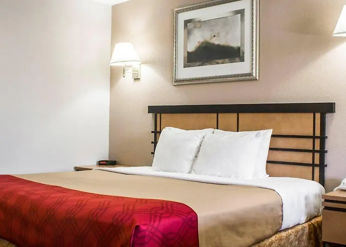 Econo Lodge Inn&Suites Colonie Center Mall