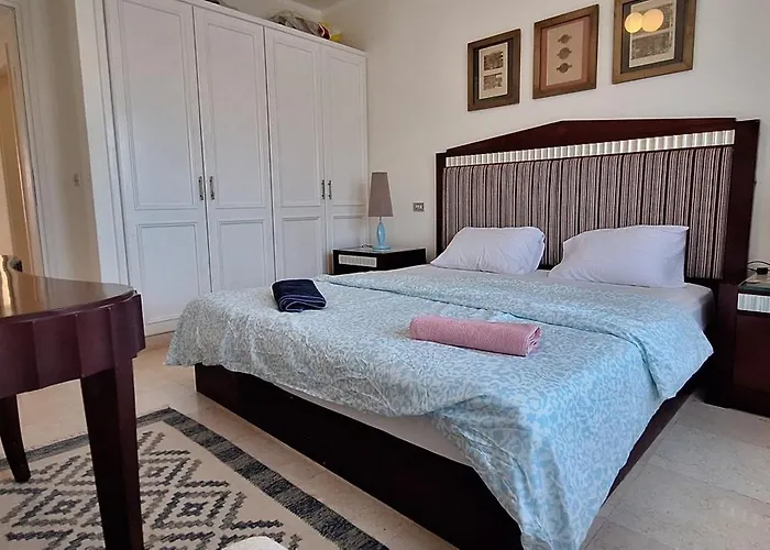 El Gouna Fanadir Lagoon 2-Bedroom Pool&Lagoon View Sleeps 4 Persons, Close to Abu Tig Marina, Mangroovy,&Kite Centers