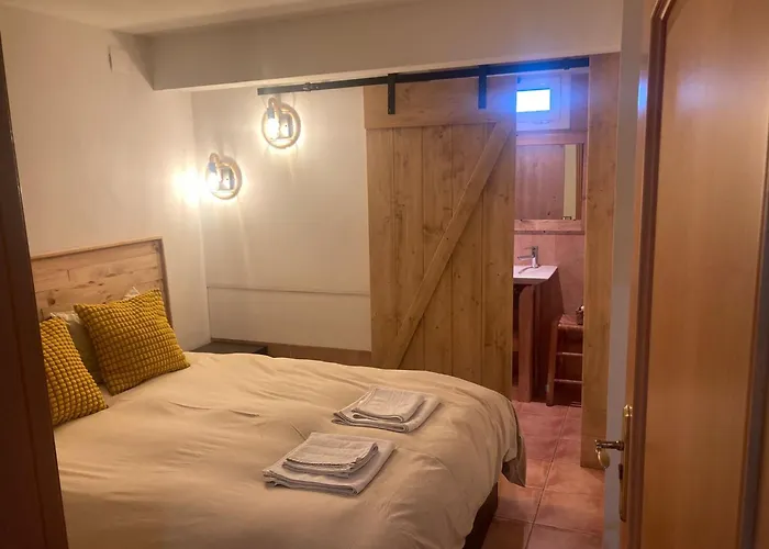 El Cedre Blau Vivienda con piscina en Granollers