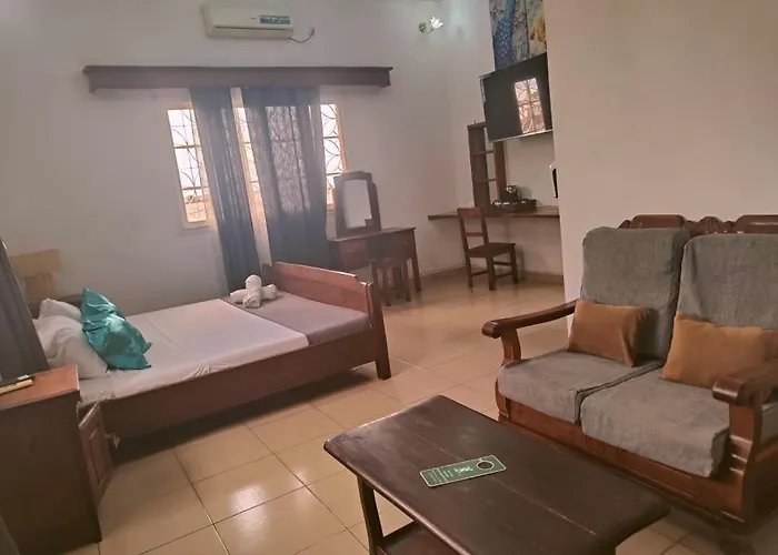 Raoof Hotel