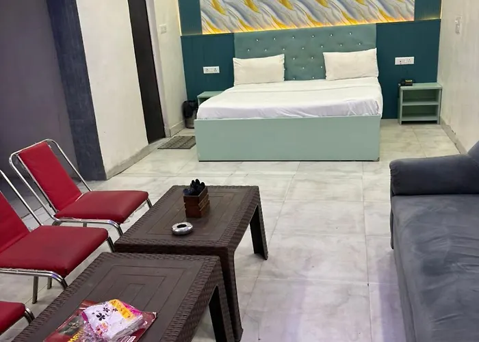 Mayur Hotel Near Imt College, Faridabad