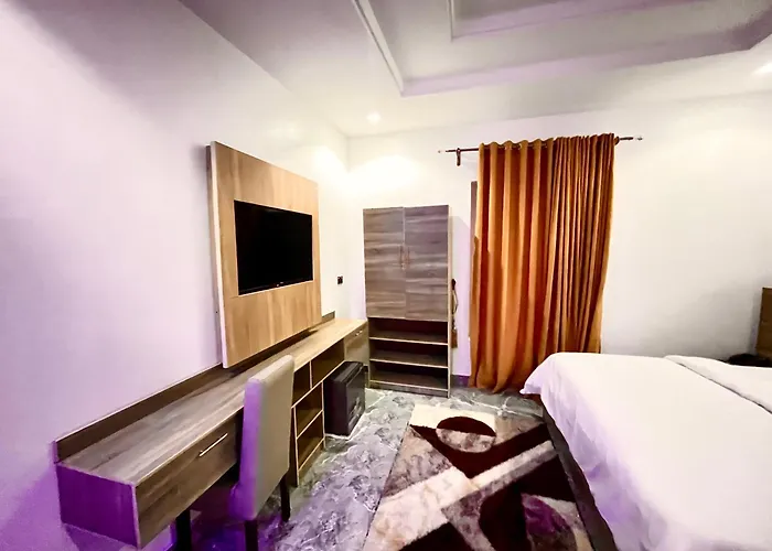 De New Dawn Hotel And Lounge