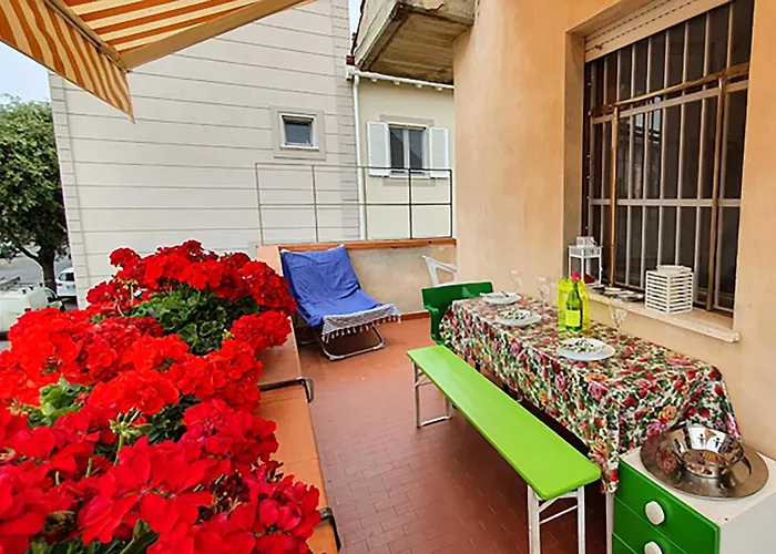 House With Garden In Marina Di Pisa