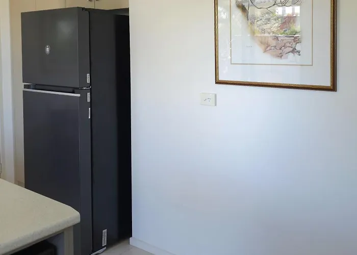 2-Bedroom Townhouse Next To The Hospital