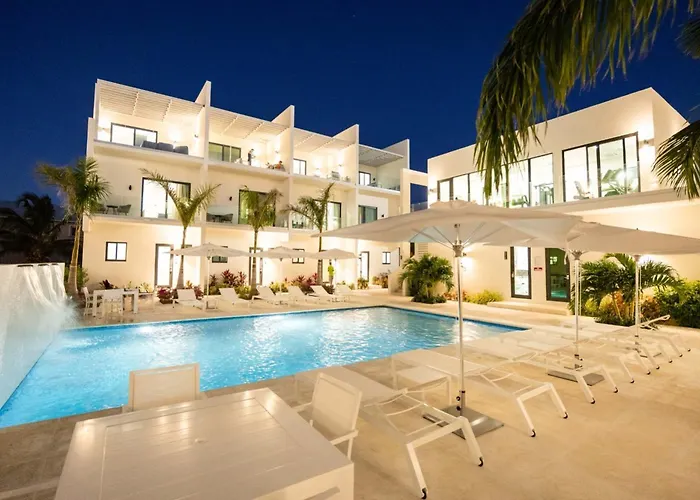 Seascape Townhomes On Gracebay