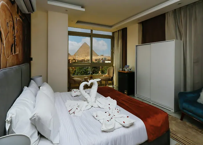 Pyramids Palace Inn