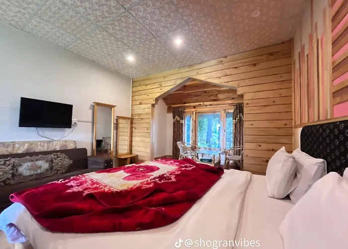 Pine Park Shogran Hotel And Resort