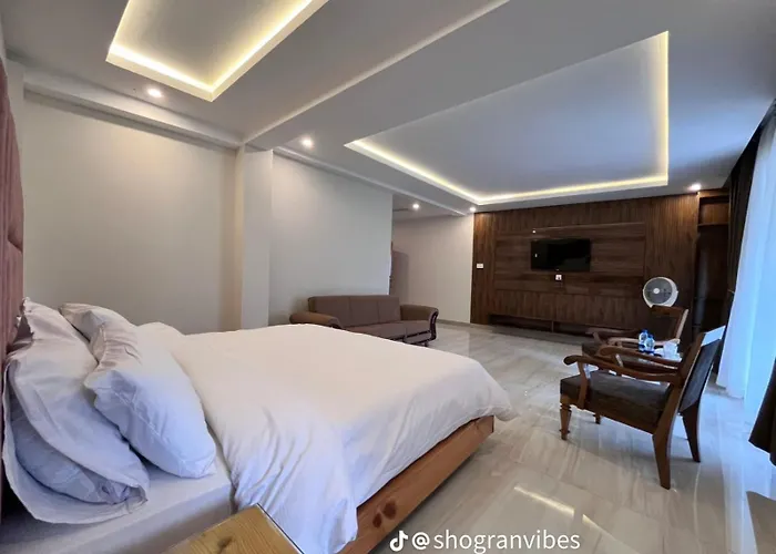 Pine Park Shogran Hotel And Resort