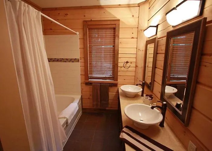 Whitewater Cottage & Rv Resort