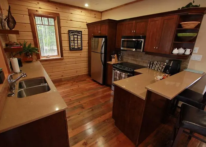 Whitewater Cottage & Rv Resort