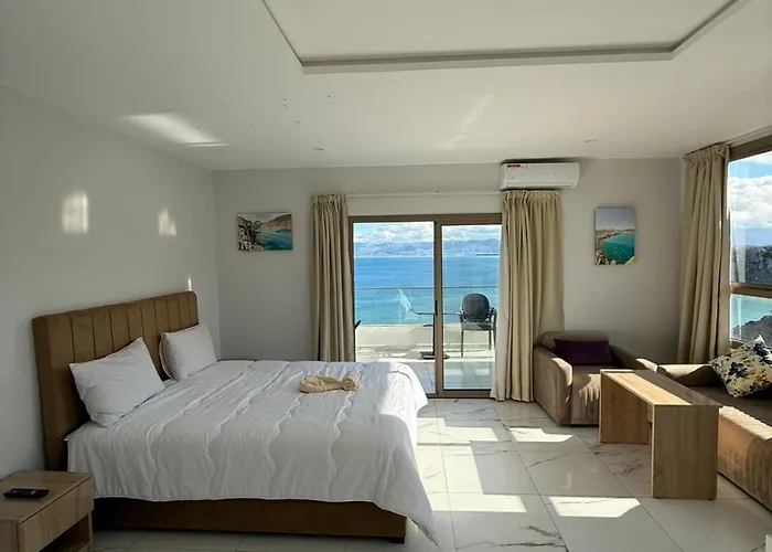 Golden Bay Hotel