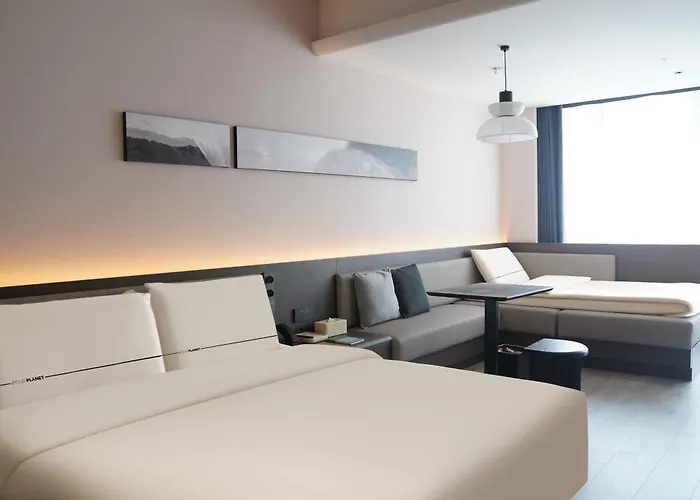 Atour Hotel Hongqiao Fenghuang Ancient City