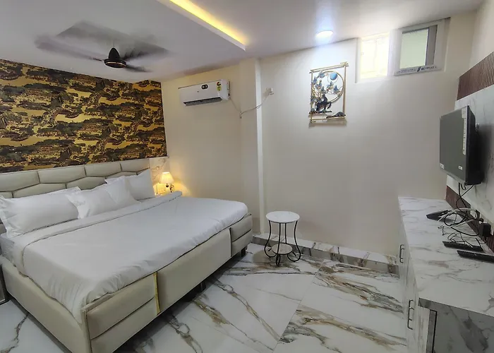 Hotel Moksha Grand