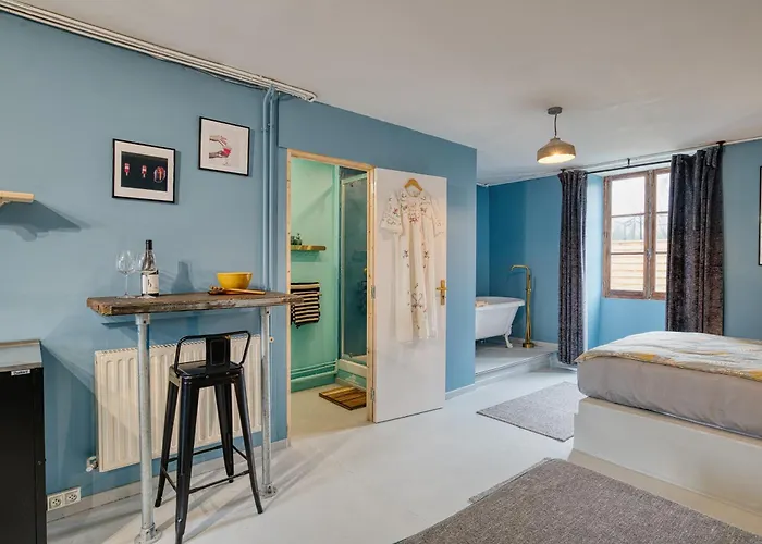 Suite Privee, Bain, Kitchenette, En Champagne