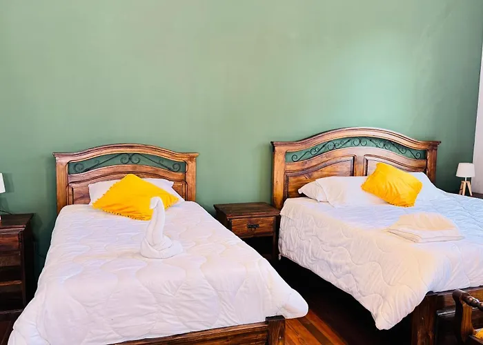 1825 Hotel