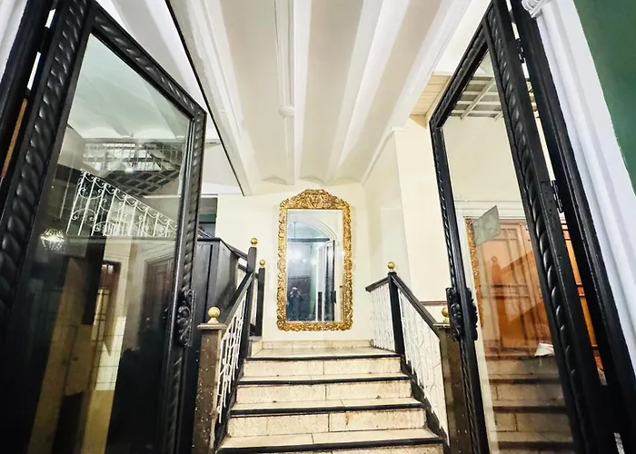 1825 Hotel