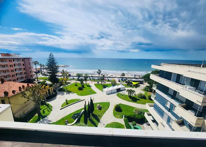 Fronte Mare in Centro con terrazza privata