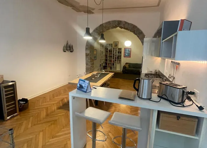 House 1826 In The Marine Heart Of Trieste