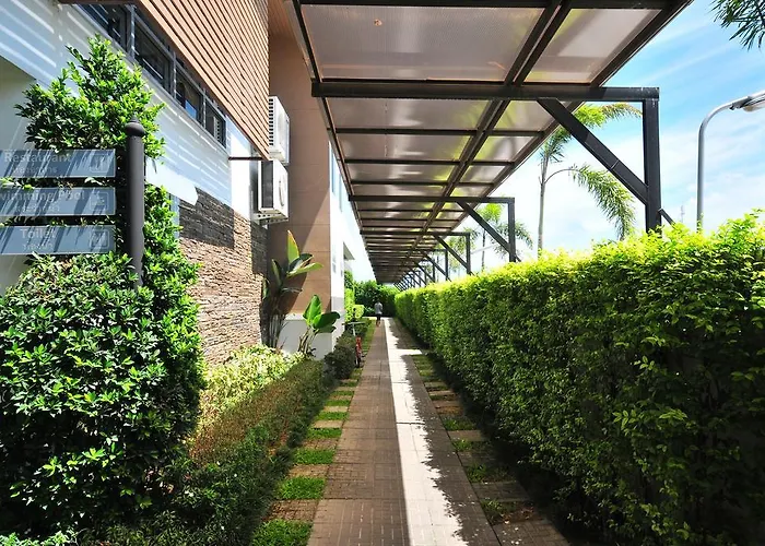 Bs Premier Airport Hotel