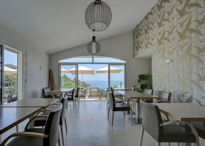 "Cap Riviera" Hotel & Restaurant Saint Aygulf