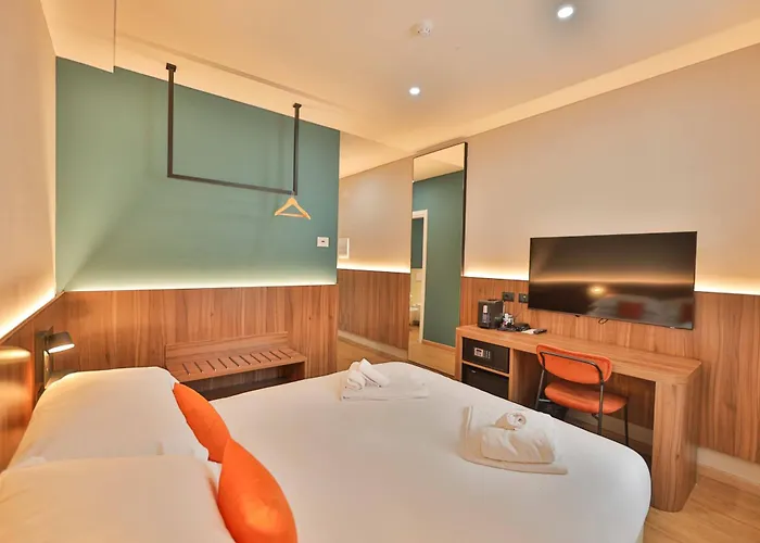 Moody Smart & Comfy Hotel