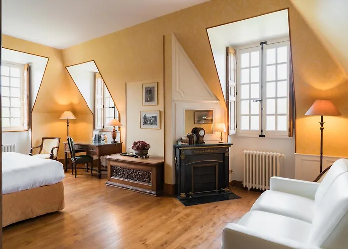 Chateau-Hotel De Bourron