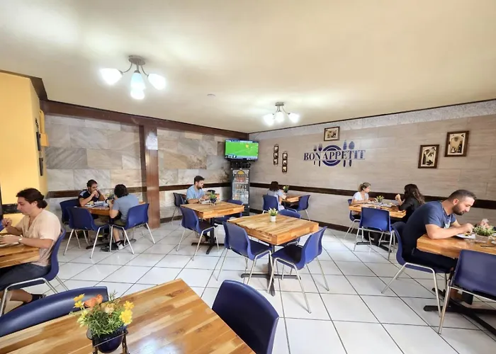 Hotel y Restaurante Villa Esmeralda