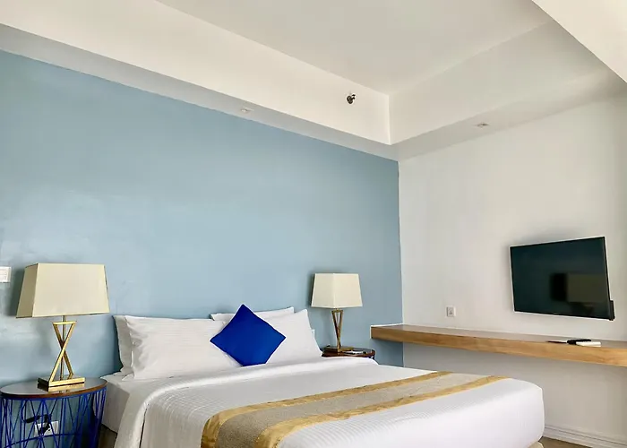 Ferra Hotel And Garden Suites