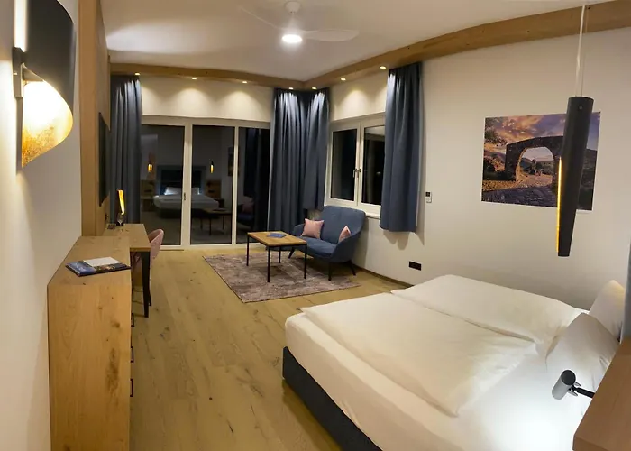 Gartenhotel & Weingut Pfeffel Duernstein