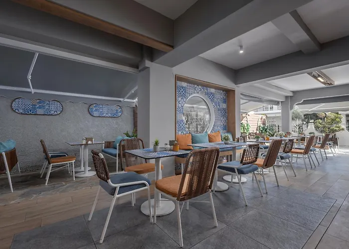 Ouzas Luxury Hotel