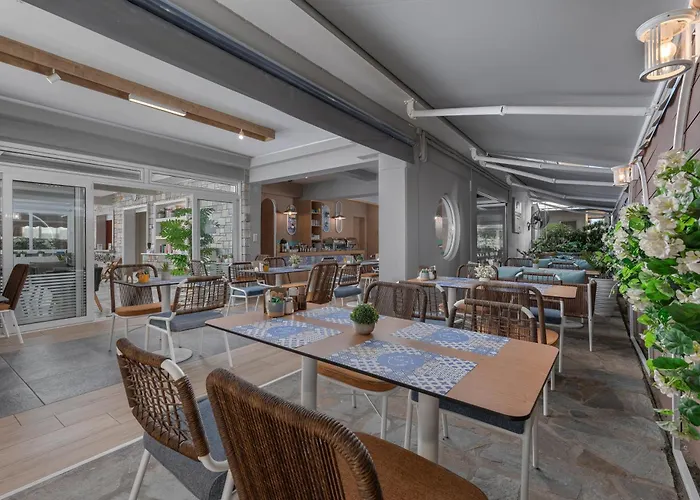 Ouzas Luxury Hotel