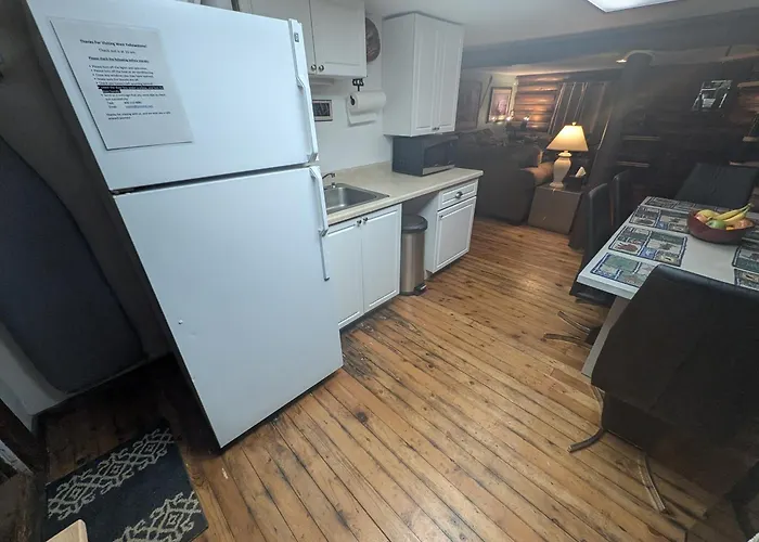 Yellowstone Motel - Adults Only - All Rooms Have Kitchens