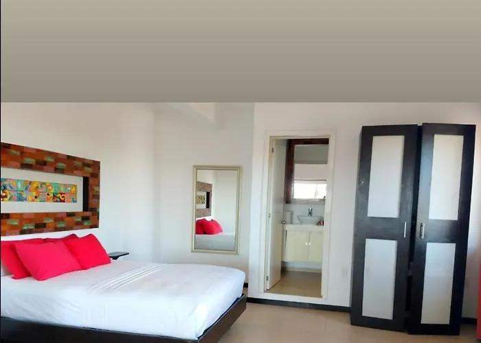 El Fuerte Beach Apartments