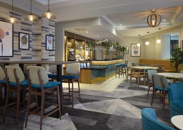 Doubletree By Hilton Dartford Bridge