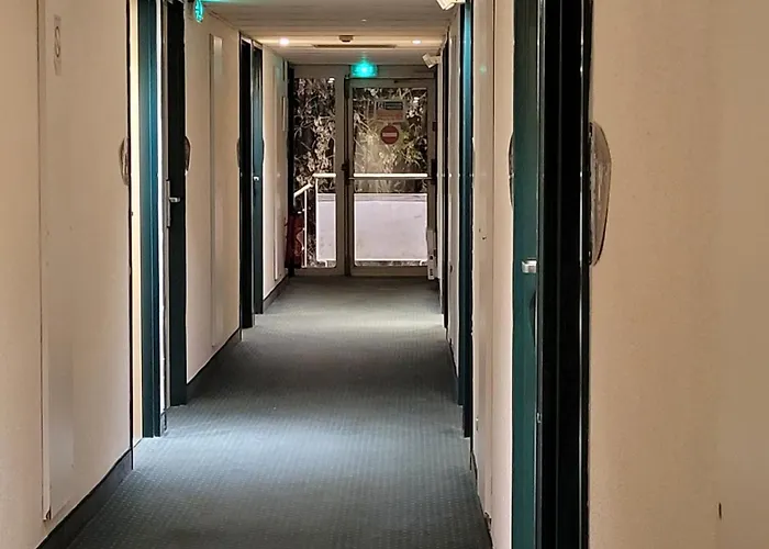 Good Night Hotel