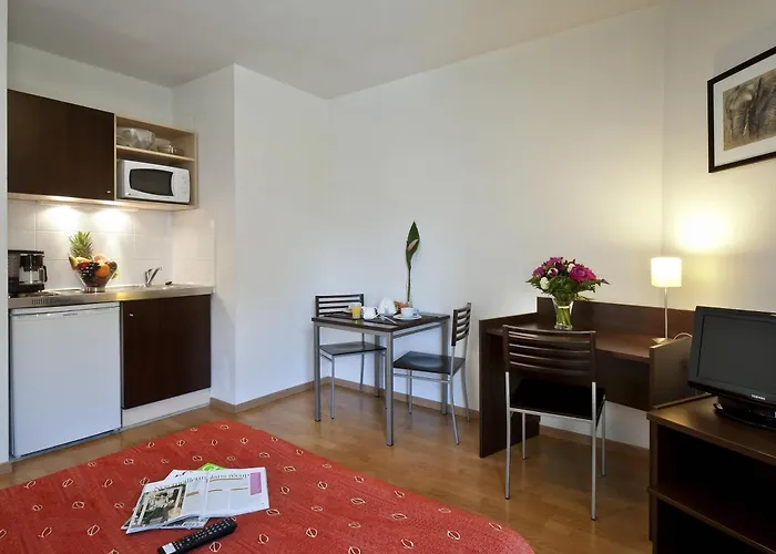Aparthotel Adagio Access Paris Vanves - Porte de Châtillon