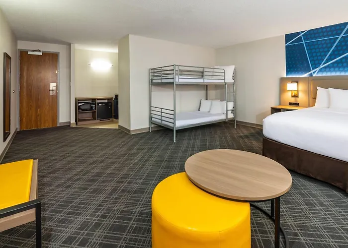 Comfort Inn & Suites Barrie - Highway 400