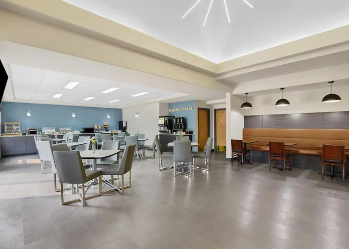 Prairie Crest Red Deer By Ihg