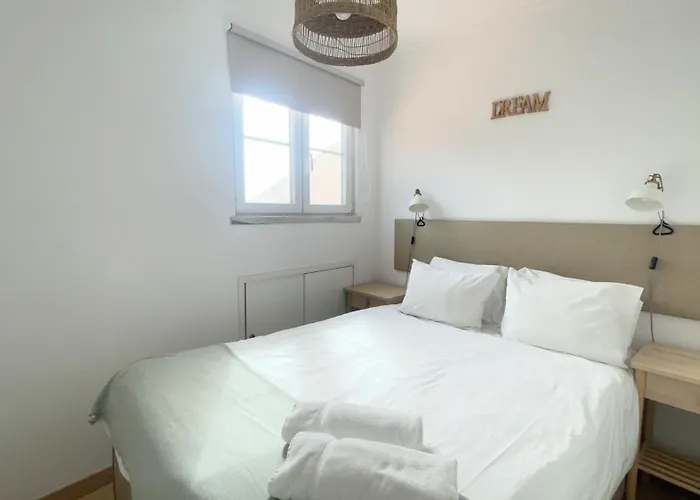 Azenhas Do Mar Beach House