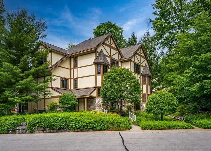 The Highlands At Harbor Springs Hotel