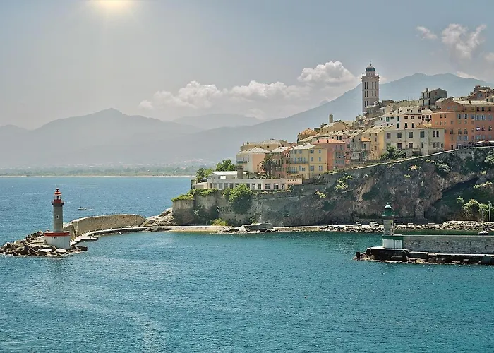 Super appartement 42 m2 - grande terrasse privée- parking - Bastia - proche centre ville et mer