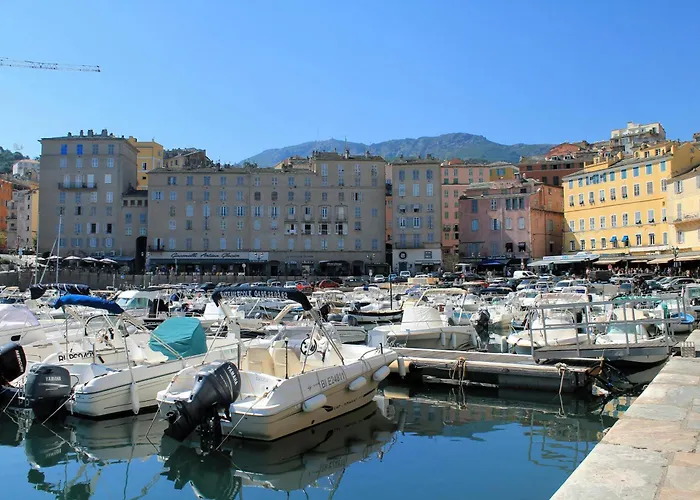Super appartement 42 m2 - grande terrasse privée- parking - Bastia - proche centre ville et mer