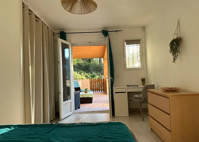 La Casa Calanquaise - Mer à 250m accessible à pied - T2 Spacieux indépendant - Terrasse Ombragée