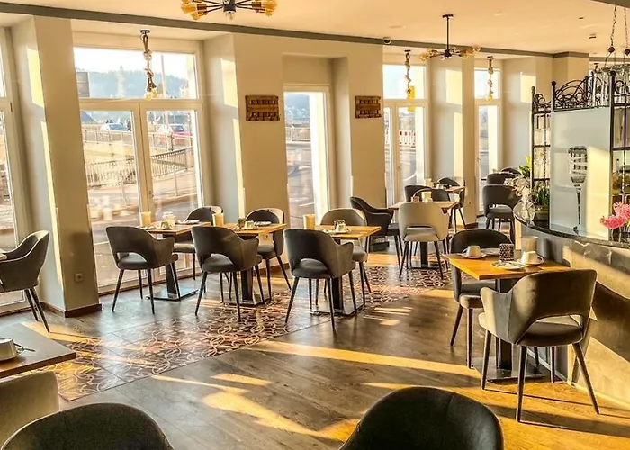 Moselhotel Roemischer Kaiser 'Staffuntil5Pm'Earlybirdbreakfast'Cityparking