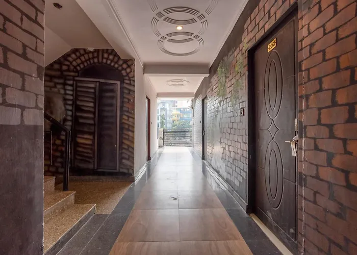Hotel Indra Palace At Tapovan