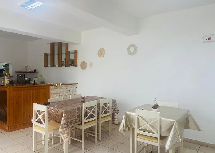 Near Beach Island Stay B&B- City Center