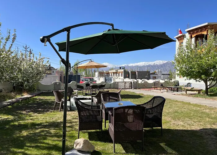 Mandalchan Hotel