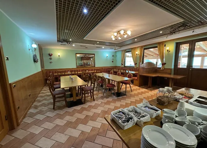 Hc Hotel Garni - Rooms And Apartments